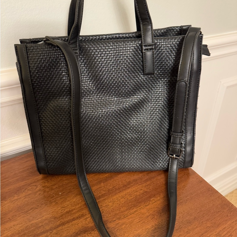 LA-based Street Level Elegant Black Textured Women's Tote Bag